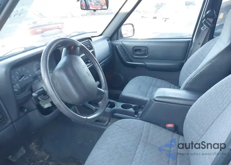 2000 Jeep Cherokee Sport from USA, damaged, VIN 1J4FF48SXYL131544